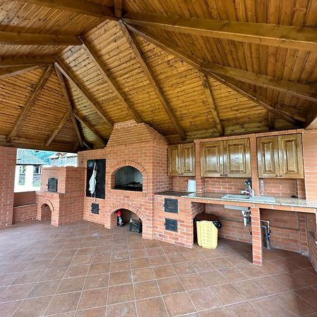 Casa Dacului Hotel Petrova ภายนอก รูปภาพ