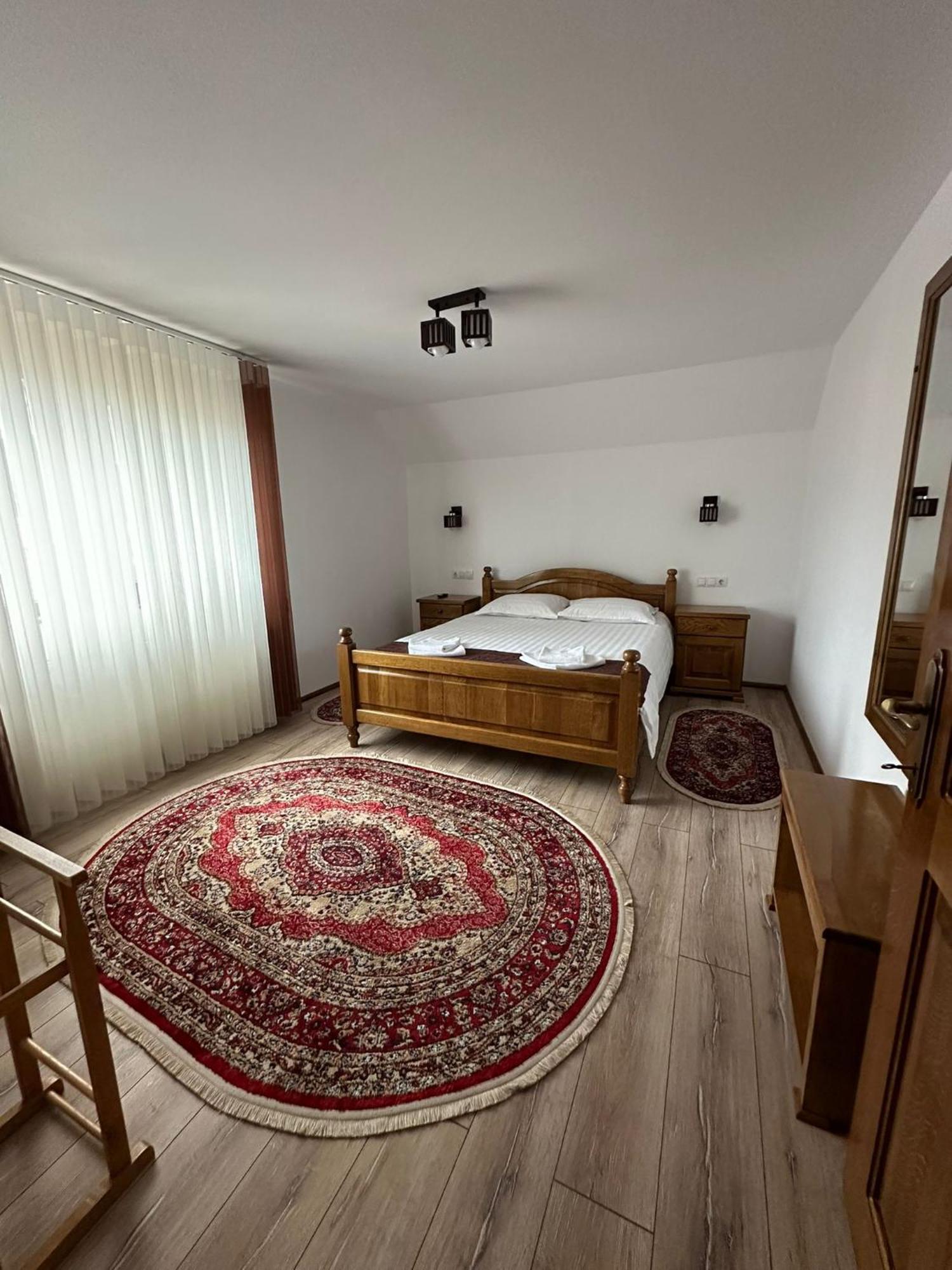 Casa Dacului Hotel Petrova ภายนอก รูปภาพ