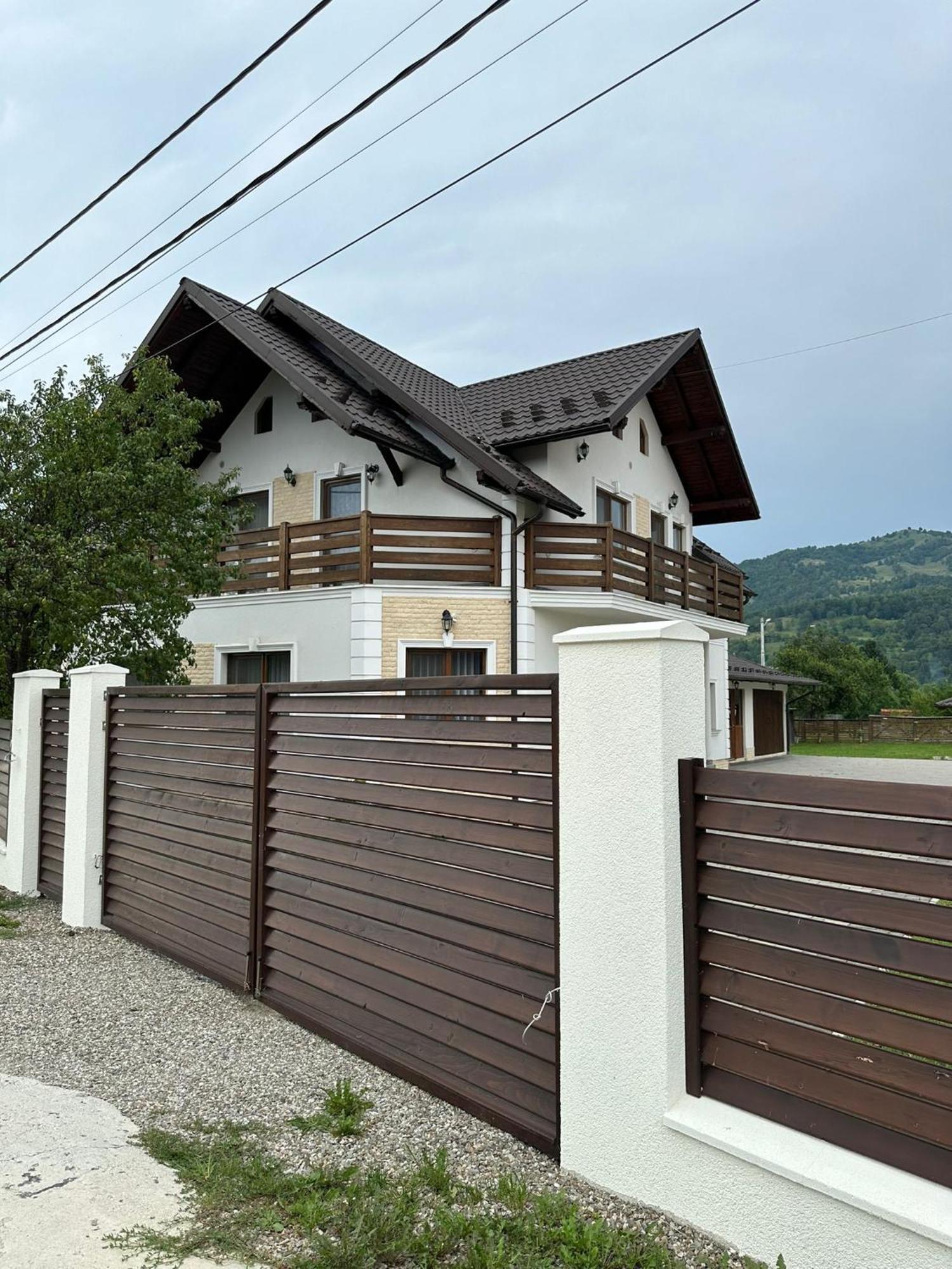 Casa Dacului Hotel Petrova ภายนอก รูปภาพ