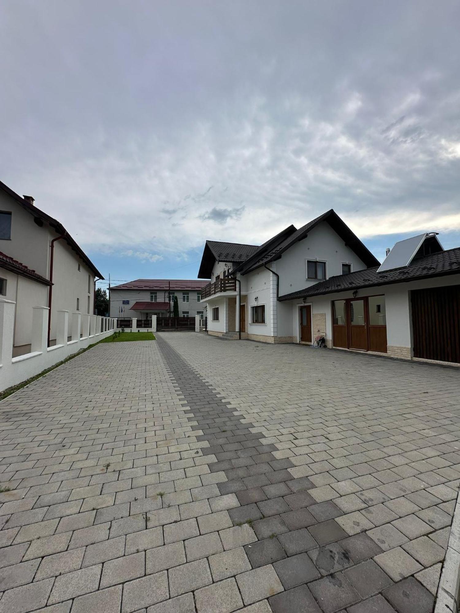 Casa Dacului Hotel Petrova ภายนอก รูปภาพ